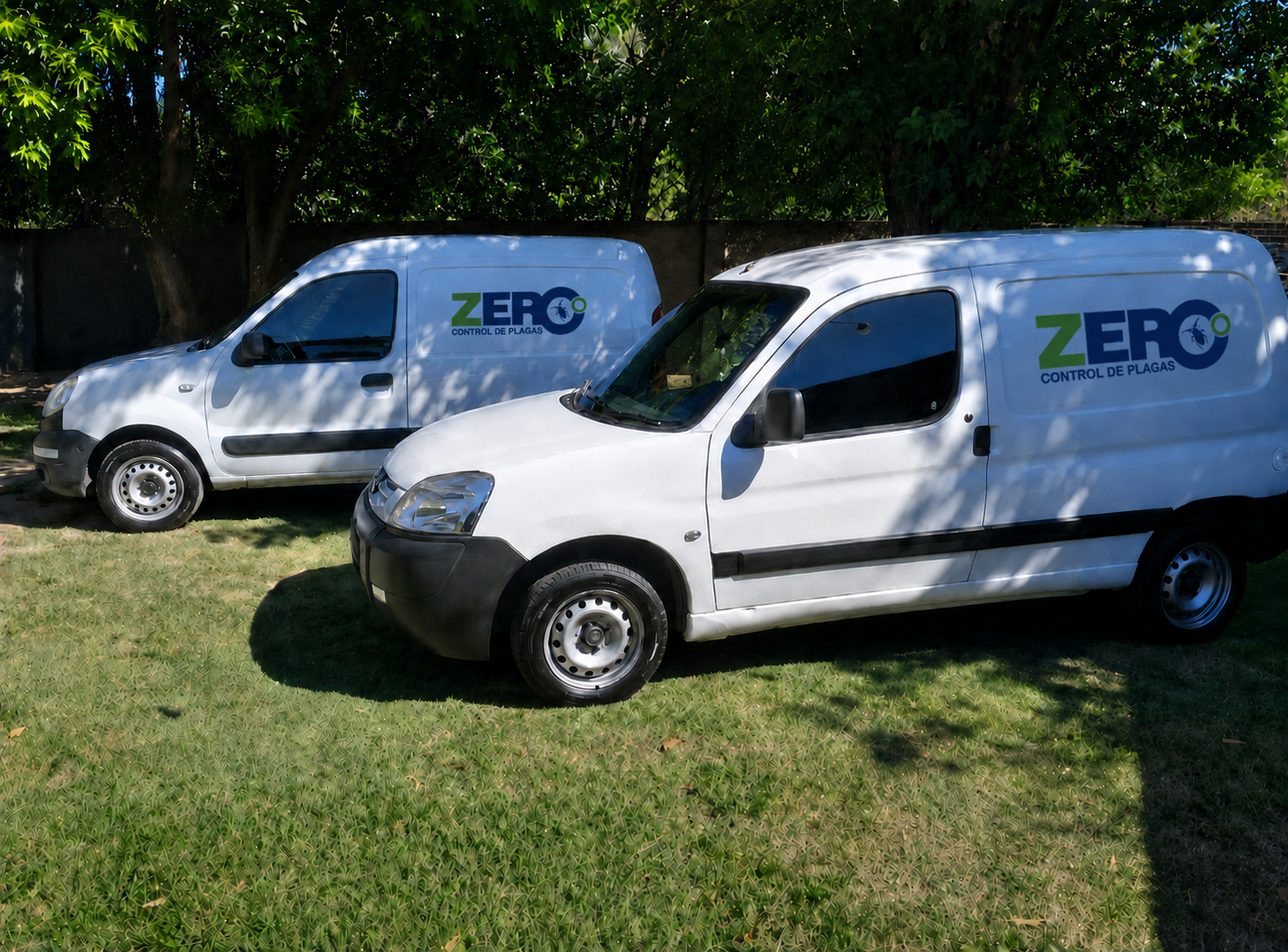 Vehículos de servicio de ZERO PLAGAS